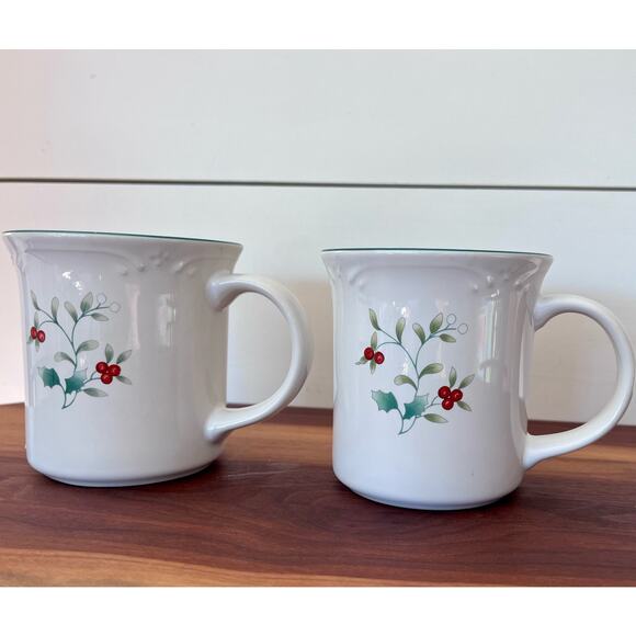 Pfaltzgraff Winterberry Large Coffee Mugs - Set of 2 - Picture 3 of 12